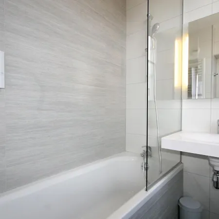 Hotel De La Gare De Troyes Otel 3*