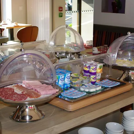 Hotel De La Gare De Troyes Hotel