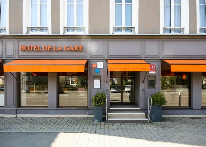 De La Gare De 3*